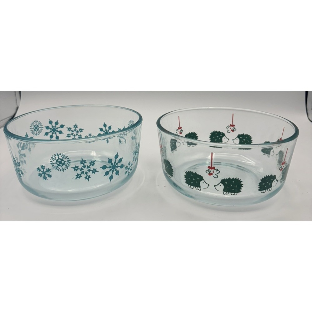 Pyrex 7201 Winter Snowflakes & Hedgehog Mistletoe Glass Bowls Set of 2 No Lids